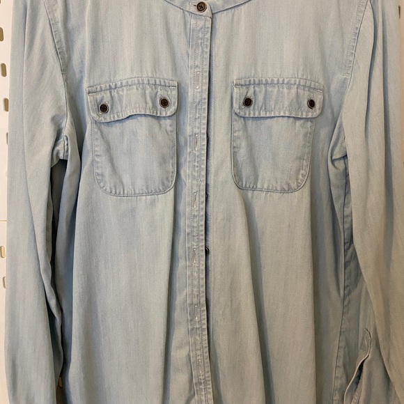 Super soft Loft Button Down - Picture 3 of 4